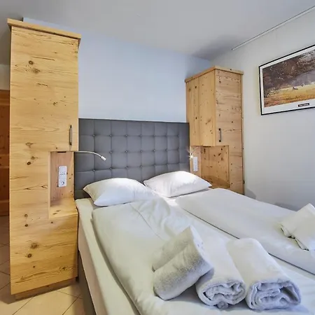 Hollandia Apartment *